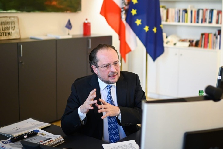 Ο Αλεξάντερ Σάλενμπεργκ, υπουργός Εξωτερικών της Αυστρίας, διαδέχεται τον Σεμπάστιαν Κουρτς και γίνεται ο επόμενος καγκελάριος της χώρας