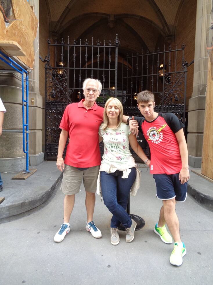 Ο Αλέξανδρος Ριχάρδος, με τον γιο του Ρωμανό και τη γυναίκα του Μπίλυ, Νέα Υόρκη, 2017