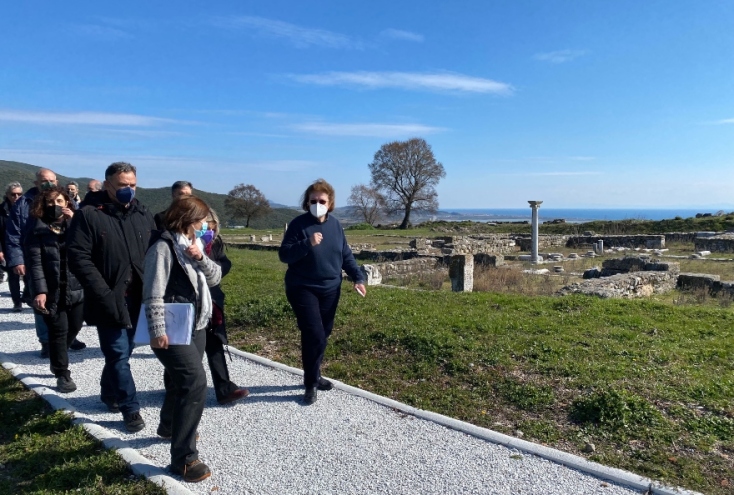 Ακρόπολη Αμφίπολης: αυτοψία από την Λίνα Μενδώνη