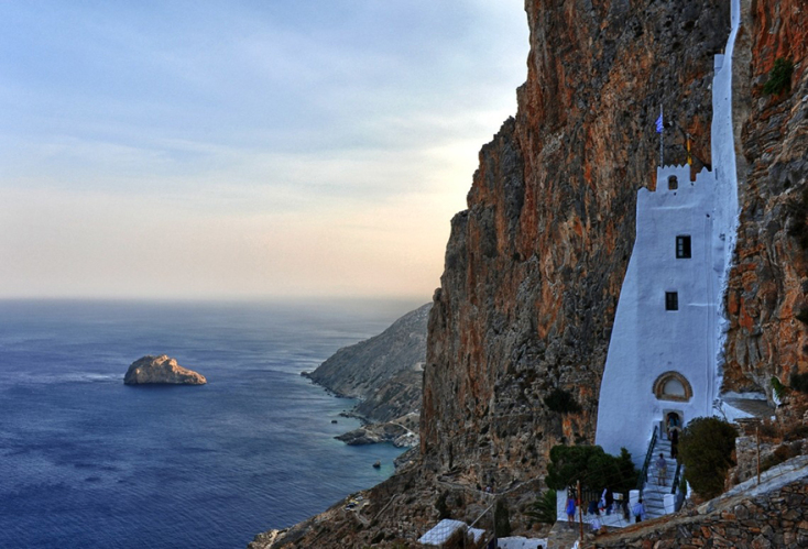 amorgos_panagia_hozoviotissa.jpg