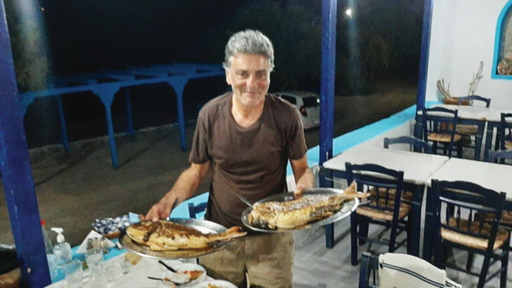 Ο δημοσιογράφος και συγγραφέας Μηνάς Βιντιάδης μιλάει για τη δική του Αμοργό.