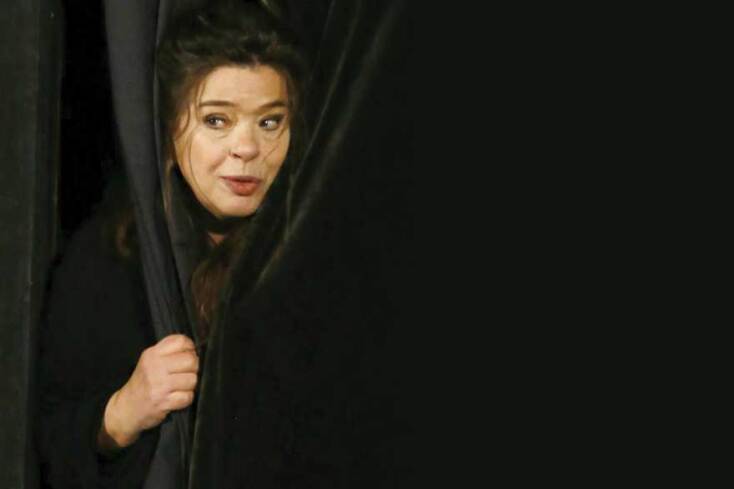 «Άνα, ή Το πανέξυπνο κορίτσι» στο Vault Theater