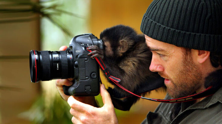 animals-with-camera-helping-photographers-10_880_1.jpg