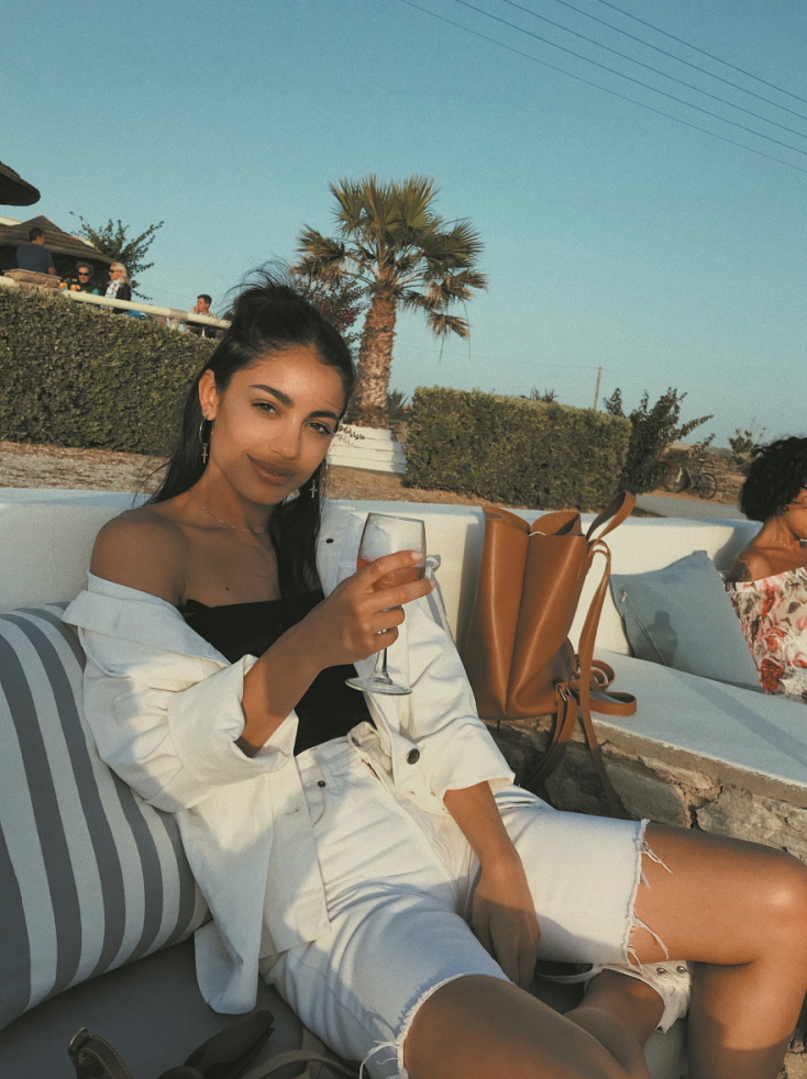 Η επιχειρηματίας και fashion blogger, Μιρκέτα Βιδάλη μιλάει για τη δική της Αντίπαρο.