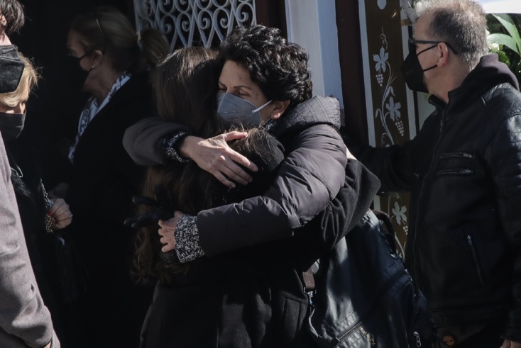 Νίκος Αντύπας: Τελευταίο αντίο στον σπουδαίο συνθέτη - Η ερμηνεύτρια Άλκηστις Πρωτοψάλτη στην κηδεία