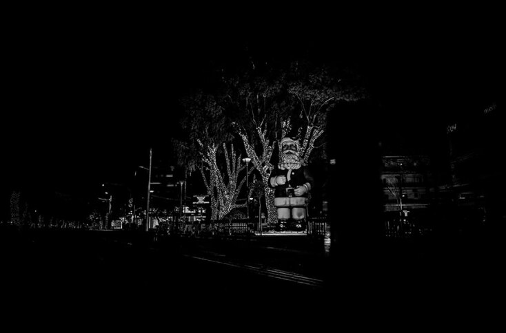 Απαγόρευση κυκλοφορίας στην Αθήνα: Κανείς δεν περνά μπροστά από τον Άγιο Βασίλη λίγη ώρα πριν τεθεί σε ισχύ το μέτρο