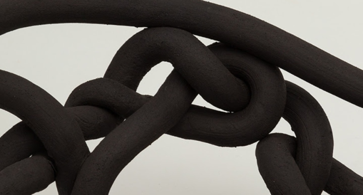 Ο "Μίτος" της Αριάδνης Στροφύλλα στην έκθεση "Apotropaion" στο χώρο 16 Φωκίωνος Νέγρη