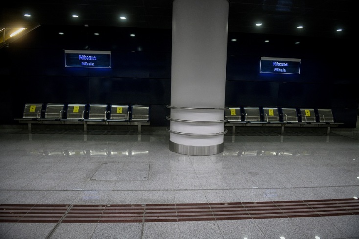 Καθίσματα στην αποβάθρα