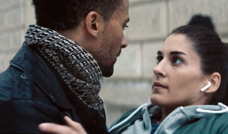 στη χριστουγεννιάτικη διαφήμιση της Apple