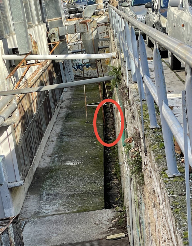 Το σημείο όπου εντόπισαν οι Αρχές τις βόμβες μολότοφ