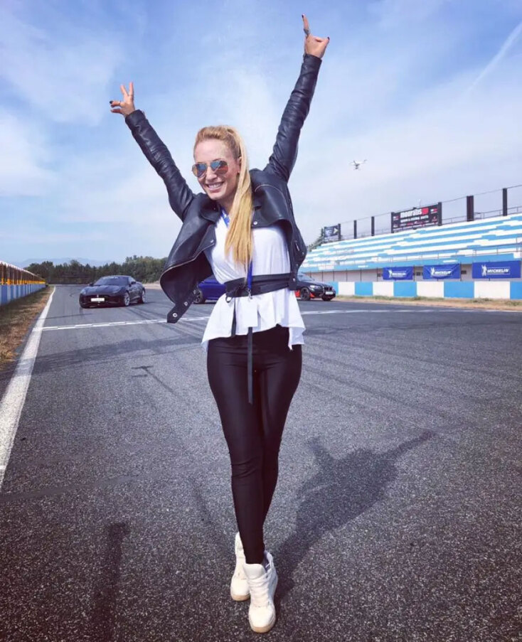 Η δημοσιογράφος Αριάδνη Γερασιμίδου που πέθανε από καρκίνο, ασχολήθηκε για χρόνια με το ρεπορτάζ αυτοκινήτου