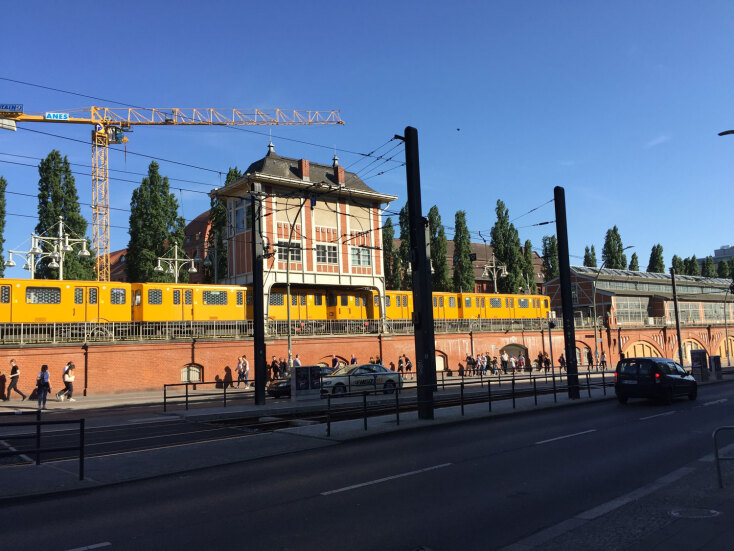 Εναέριος σταθμός της γραμμής S, Σπρέε, πρώην τείχος