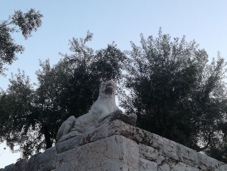 Μαρμάρινος μολοσσός - φύλακας