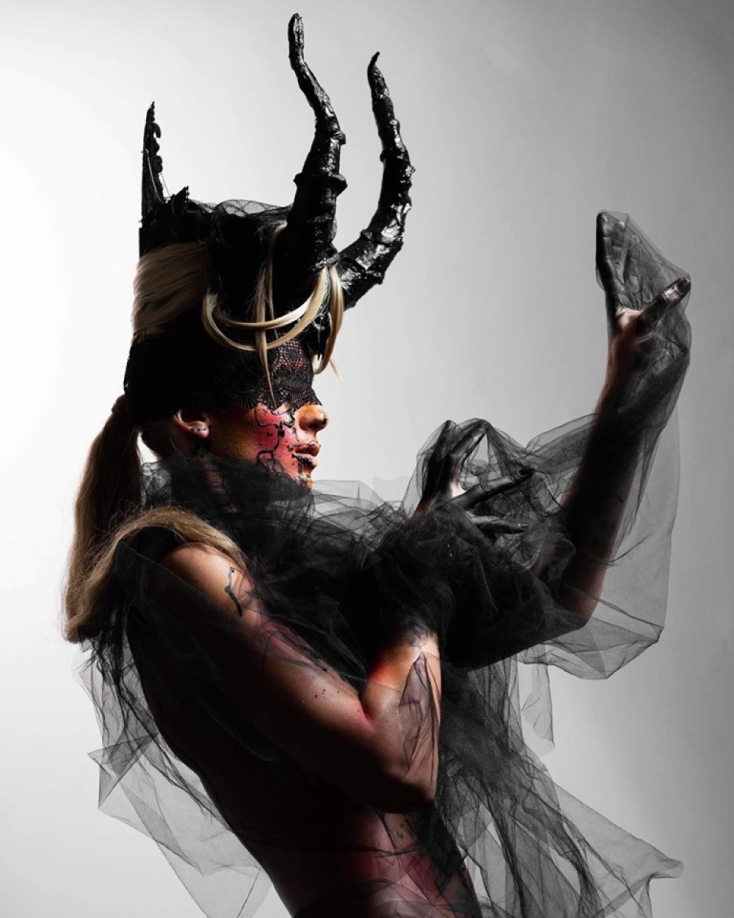 Κίκα Κουπαράνη (make-up), Δέσποινα Κουμαντσιώτη (hair), Αλέξανδρος Φραγκιαδάκης (φωτογραφία)