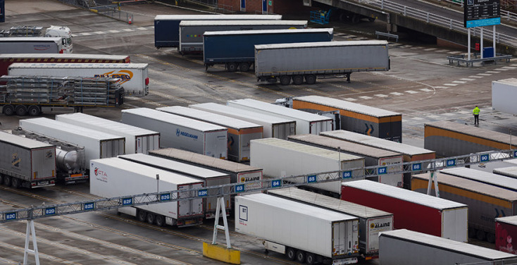 Νοτ. Αγγλία: Ατελείωτη ουρά φορτηγών μετά το κλείσιμο των συνόρων