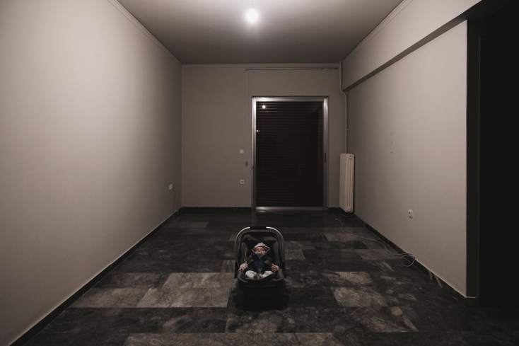 Νεογένηττο μωρό σε διαμέρισμα