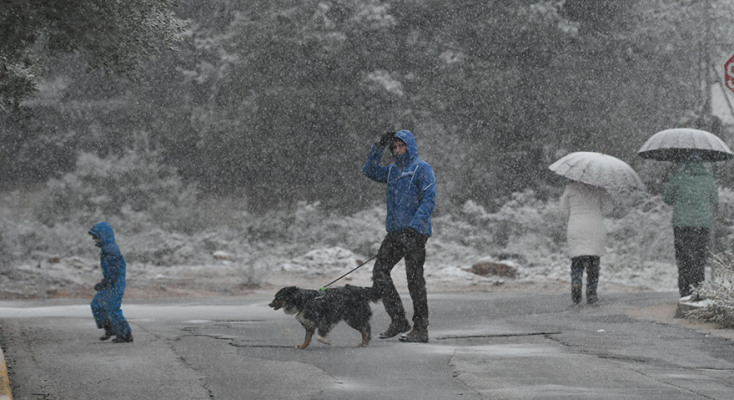 ΑΤΤΙΚΗ ΧΙΟΝΙΑ ΣΤΟΝ ΔΙΟΝΥΣΟ