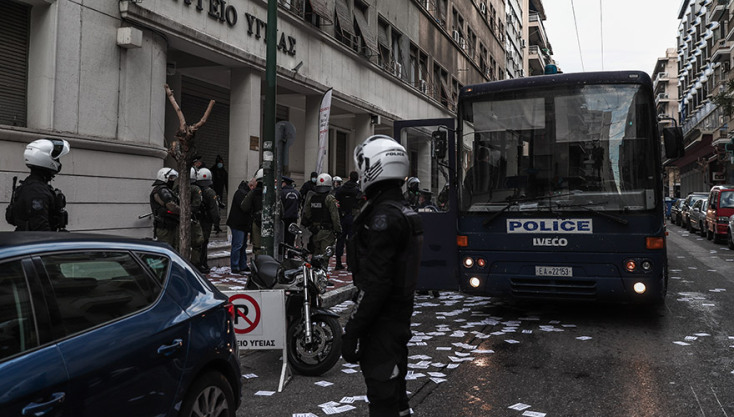 ΕΦΟΔΟΣ ΣΤΟ ΥΠ . ΥΓΕΙΑΣ ΑΛΛΗΛΕΓΓΥΩΝ ΣΤΟΝ ΔΗΜ. ΚΟΥΦΟΝΤΙΝΑ ΠΟΥ ΠΡΑΓΜΑΤΟΠΟΙΕΙ ΑΠΕΡΓΙΑ ΠΕΙΝΑΣ
