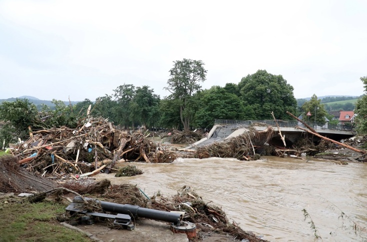 Φονικές πλημμύρες στη Γερμανία με 133 νεκρούς - Δρόμοι με λάσπες και καταστροφές