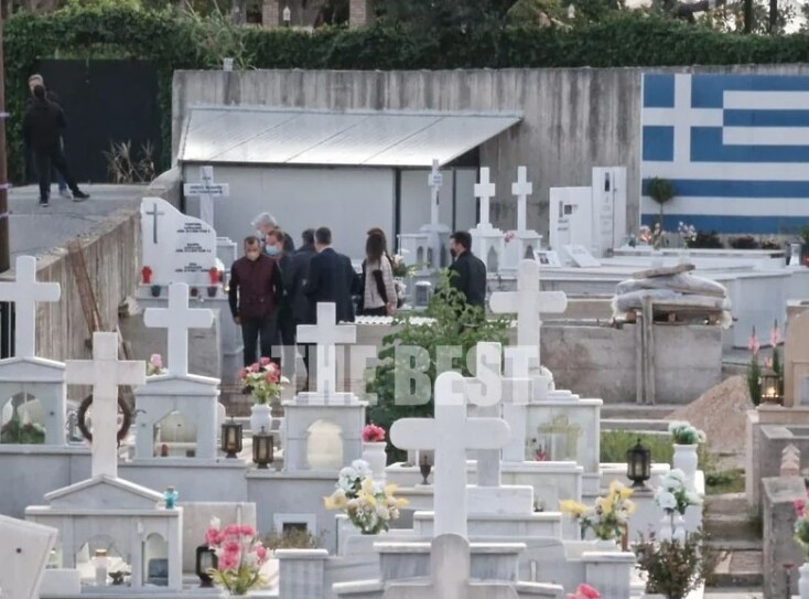 Πάτρα: Ανασύρθηκε το τάμπλετ από τον τάφο της Τζωρτζίνας - Εικόνες από τη διαδικασία