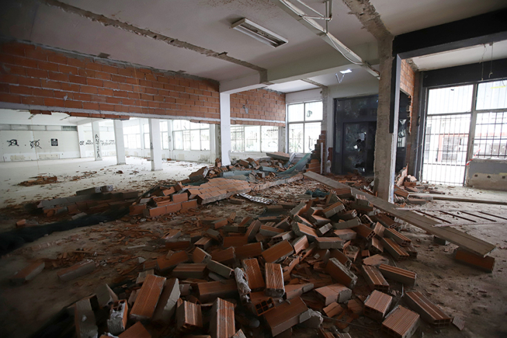 Θεσσαλονίκη - Καταστροφές από αγνώστους στο ισόγειο του Βιολογικού του ΑΠΘ όπου είχαν αρχίσει οι εργασίες για την κατασκευή βιβλιοθήκης