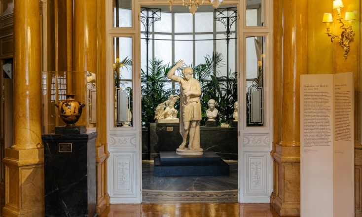 Άποψη από την έκθεση "Αρχαιολατρεία και Φιλελληνισμός. Συλλογή Θανάση &amp; Μαρίνας Μαρτίνου" στο Μουσείο Κυκλαδικής Τέχνης