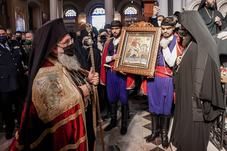 Με μάσκα για τον κορωνοϊό ο αρχιεπίσκοπος Κρήτης Ευγένιος στην τελετή ενθρόνισής του στο Ηράκλειο