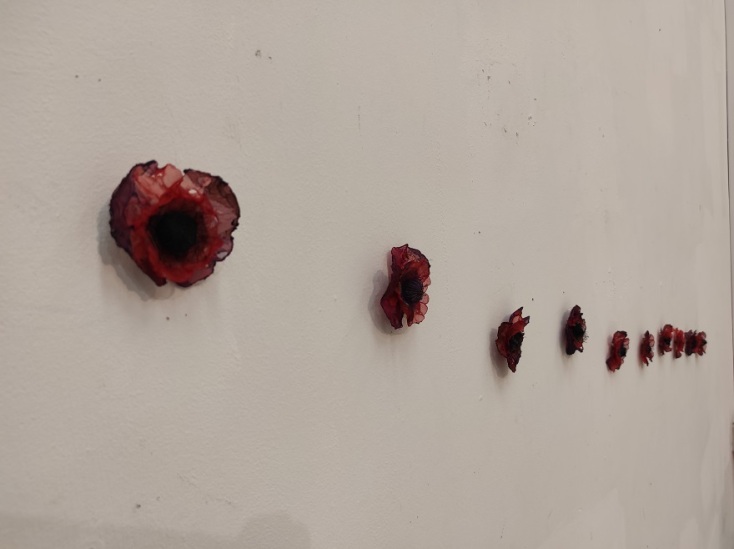 Λεπτομέρεια από το έργο της Marina Genadieva με τίτλο «Poppies».