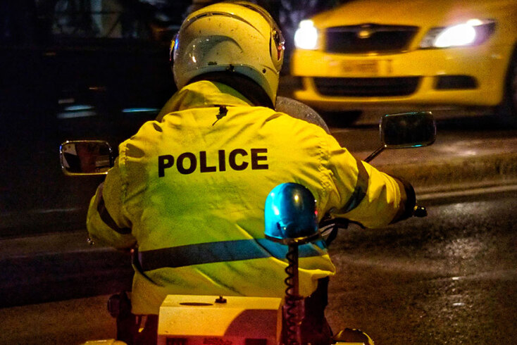 Λάρισα: Αστυνομικοί αναπτύχθηκαν περιμετρικά του οικισμού Ρομά, όπου εντοπίστηκαν δεκάδες κρούσματα κορωνοϊού