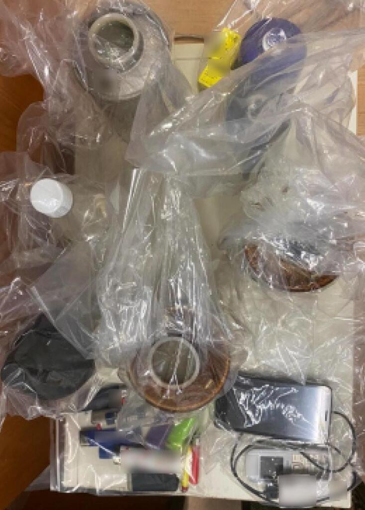 Επίθεση στην Τροχαία Πειραιά: Σπίτια "γιάφκες" με μολότοφ, αντιασφυξιογόνες μάσκες και γκαζάκια είχαν οι δύο συλληφθέντες [εικονες]