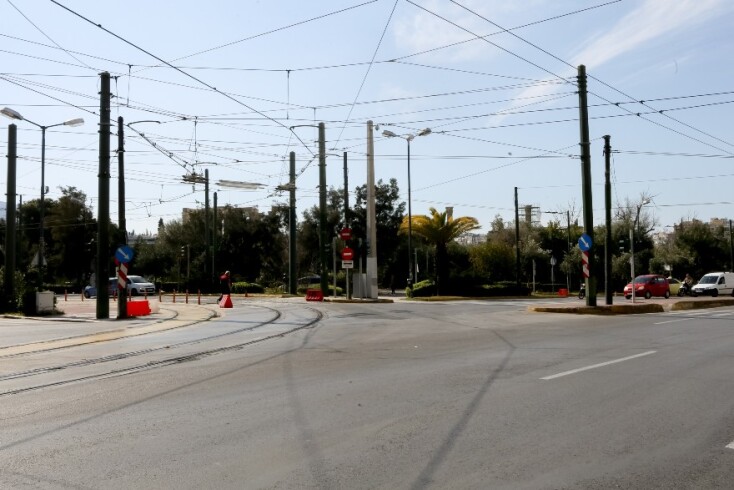 Στιγμιότυπα από το άδειο κέντρο της Αθήνας κατά την Καθαρά Δευτέρα 2021