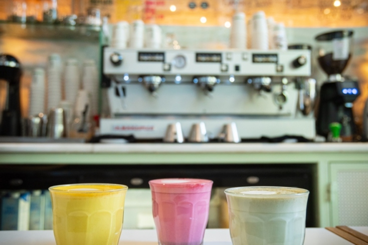 Πολύχρωμα latte