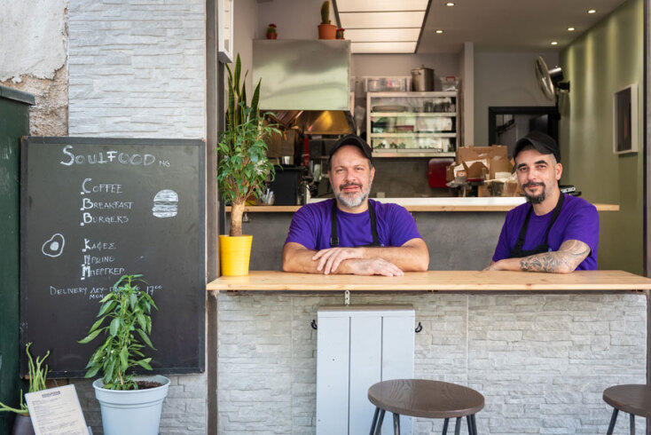 Ο Γιώργος (αριστερά) και ο ο Νεκτάριος (δεξιά)