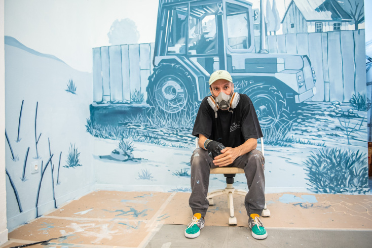 Ο Billy Gee ετοιμάζει την έκθεσή του στην Aliby Gallery, στη Σαρρή 12