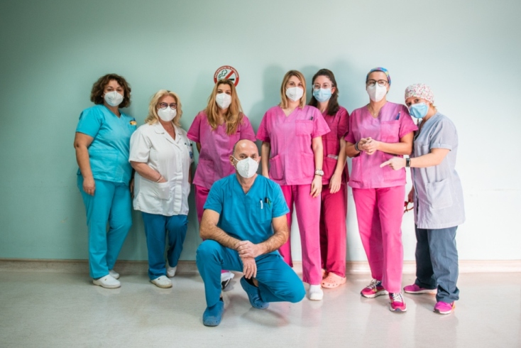 Oι νοσηλευτές της πτέρυγας covid του 6ου ορόφου του Ευαγγελισμού: Γιώργος Μπαλάσκας, Μαρία Ευθυμίου, Βασιλική Μπαράκου, Αναστασία Αλεξοπούλου, Αγγελική Καββαδία, Νίκη Ζαμάγια, Μαρία Πάφη, Δήμητρα Καρακώστα