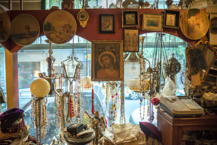 Το παιχνιδάδικο, το παλαιοπωλείο συν δύο νοσταλγικά καταστήματα που αντέχουν