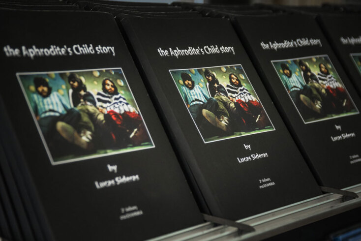 Afrodite's Child Book © Θανάσης Καρατζάς