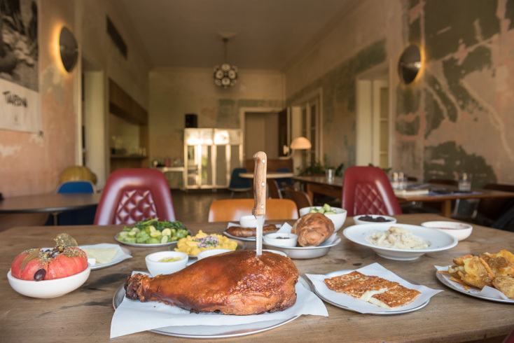 © Θανάσης Καρατζάς 