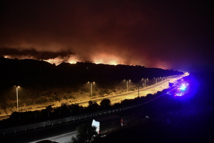 Πύρινο μέτωπο στις Αφίδνες 