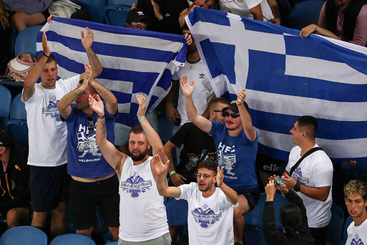 Έλληνες φίλαθλοι στη Μελβούρνη αποθεώνουν τη Μαρία Σάκκαρη στο Australian Open