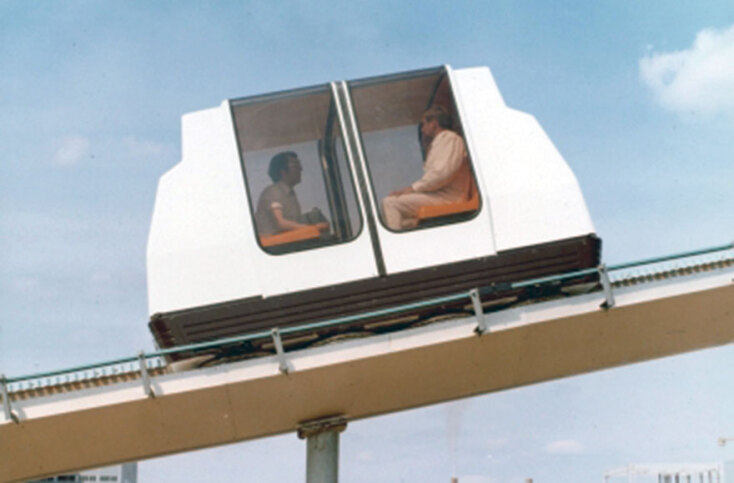 Φωτογραφία της πρώτης δημόσιας συγκοινωνίας.