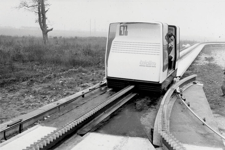 Φωτογραφία της πρώτης δημόσιας συγκοινωνίας.