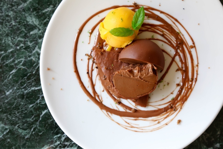 Αυθεντική σοκολάτα piedmont Gianduja με φουντούκια και sorbet mango