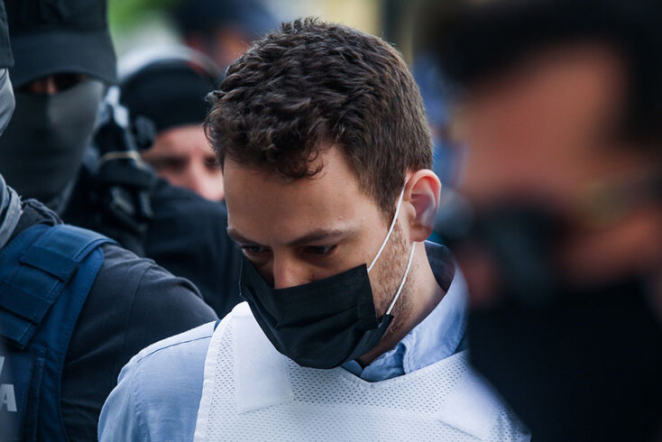 Ο 33χρονος πιλότος που σκότωσε τη σύζυγό του στα Γλυκά Νερά - «Ουδέποτε το είχα προσχεδιάσει και δεν υπήρχε κανένα απολύτως κίνητρο» ανέφερε ο Μπάμπης Αναγνωστόπουλος για την Καρολάιν Κράουτς στο απολογητικό του υπόμνημα