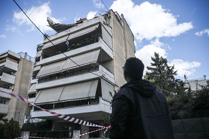 Η πολυκατοικία στο Χαλάνδρι όπου κατέρρευσε το μπαλκόνι