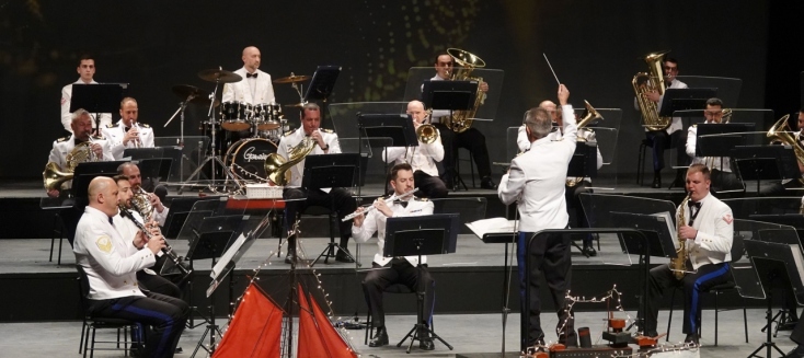 Η Μπάντα του Πολεμικού Ναυτικού παίζει τα κάλαντα στο Μέγαρο Μουσικής Αθηνών
