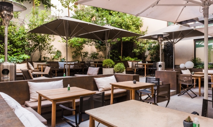 Ίδρυμα Β. &amp; Ε. Γουλανδρή, το cafe-εστιατόριο στο αίθριο