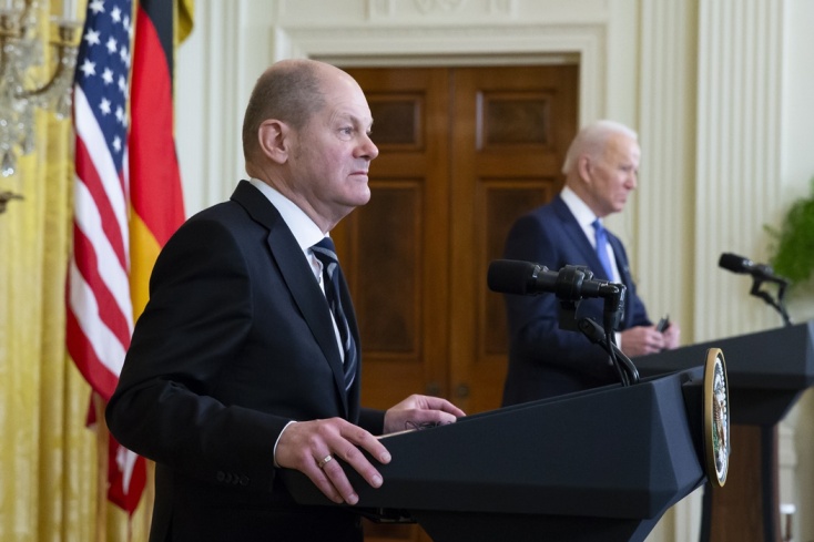 Ο πρόεδρος των ΗΠΑ, Τζο Μπάιντεν και ο Καγκελάριος της Γερμανίας, Όλαφ Σολτς, σε συνέντευξη Τύπου  © EPA / MICHAEL REYNOLDS