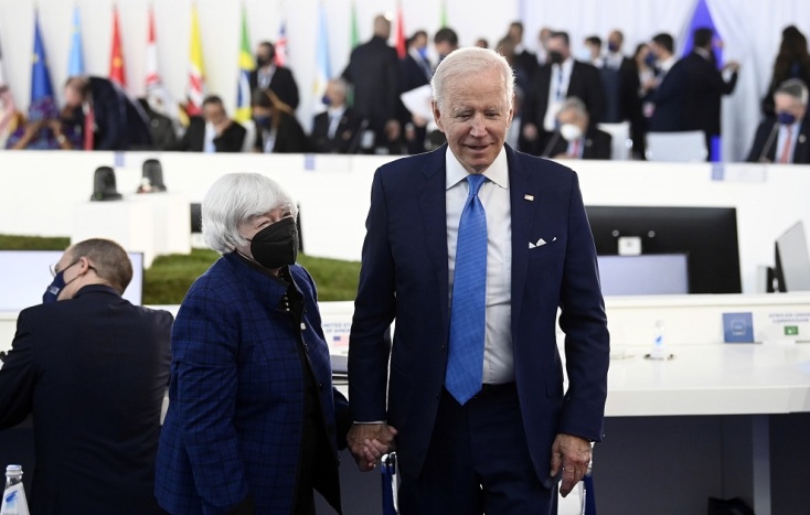 O Tζο Μπάιντεν με την Υπουργό Οικονομικών Τζάνετ Γέλεν στην Σύνοδο G20 στη Ρώμη