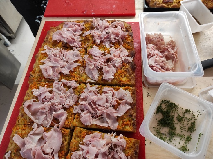 Στην κουζίνα του Black Salami, του νέου microbakery στα Εξάρχεια.